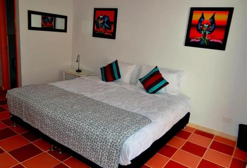 اتاق لوکس, Casa Crespo