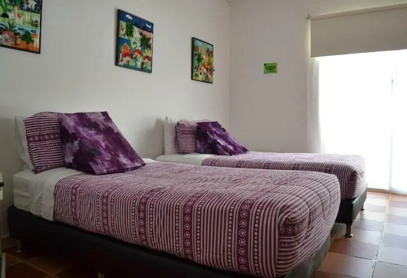 اتاق کلاسیک سه تخته, Casa Crespo