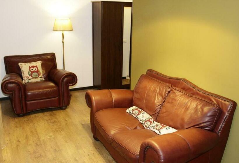 スタンダードスタジオ, La Livada