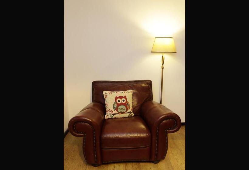 スタンダードスタジオ, La Livada