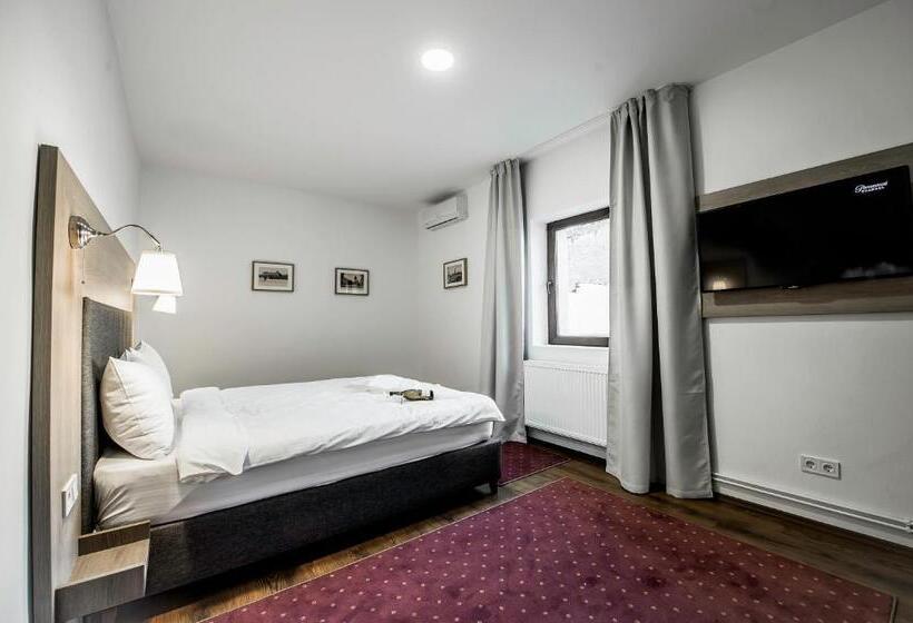 سوییت جونیور, Teatro