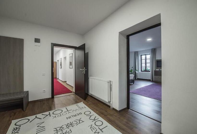 سوییت جونیور, Teatro