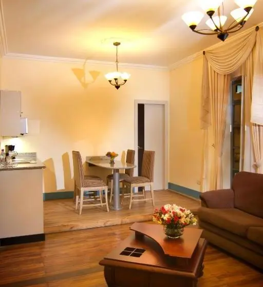 Perhesviitti, Del Parque Hotel & Suites