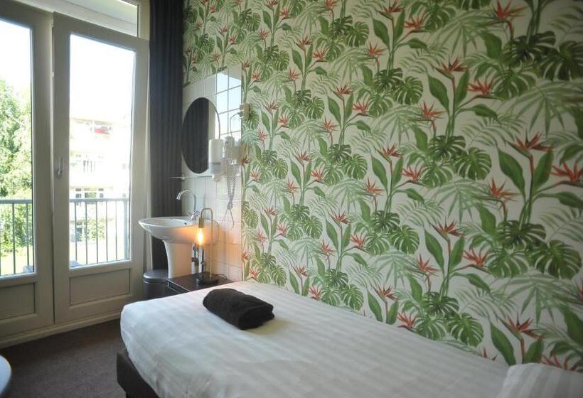 اتاق استاندارد یک تخته با سرویس بهداشتی مشترک, Abba