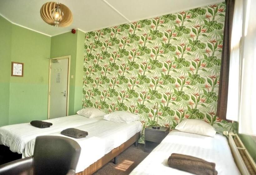 اتاق استاندارد سه تخته با سرویس بهداشتی مشترک, Abba