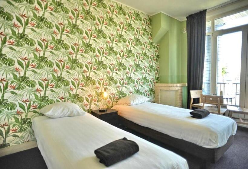 اتاق استاندارد سه نفره, Abba