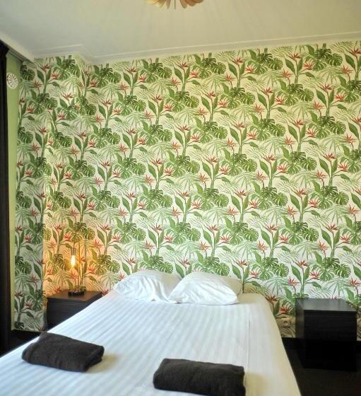 اتاق استاندارد با سرویس بهداشتی مشترک, Abba