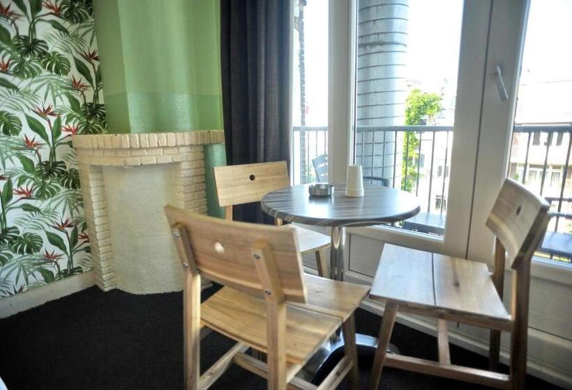 اتاق استاندارد سه نفره, Abba