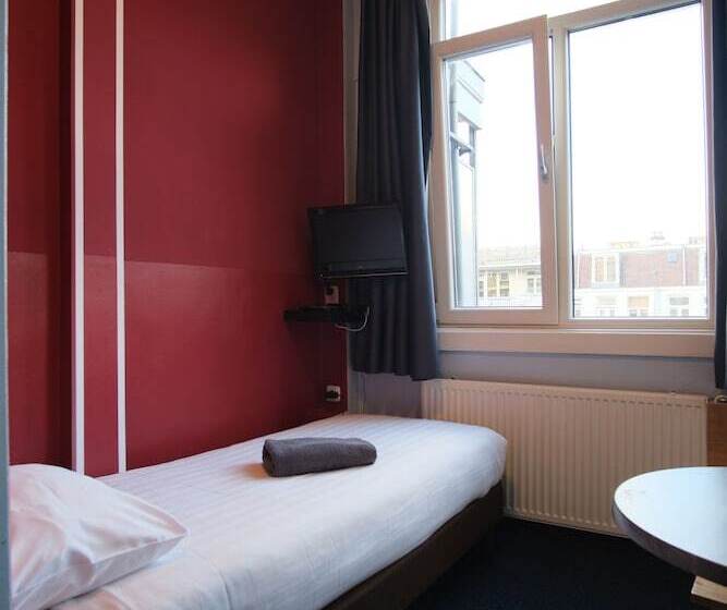 اتاق استاندارد یک تخته با بالکن, Abba