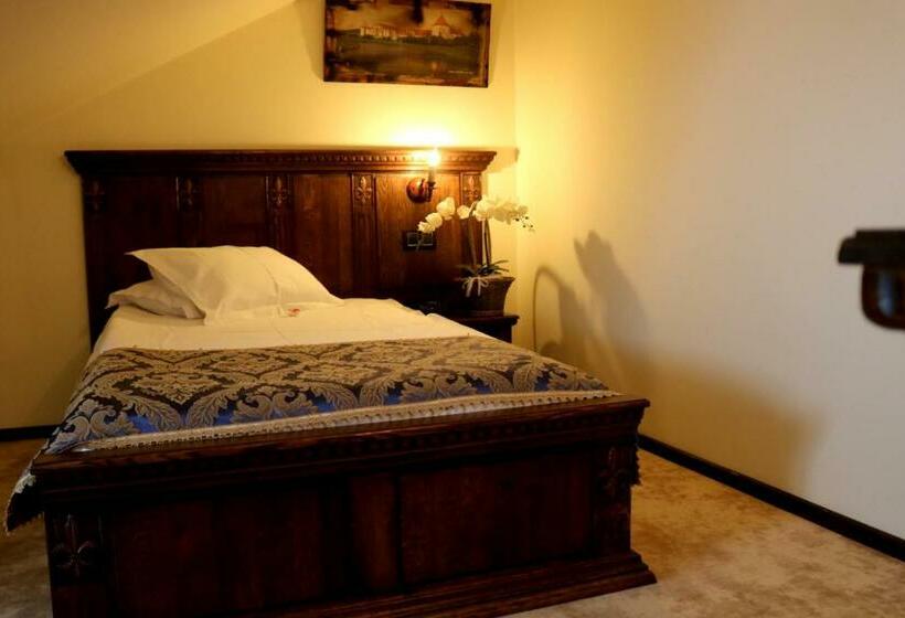 חדר סטנדרט יחיד, Castel Transilvania