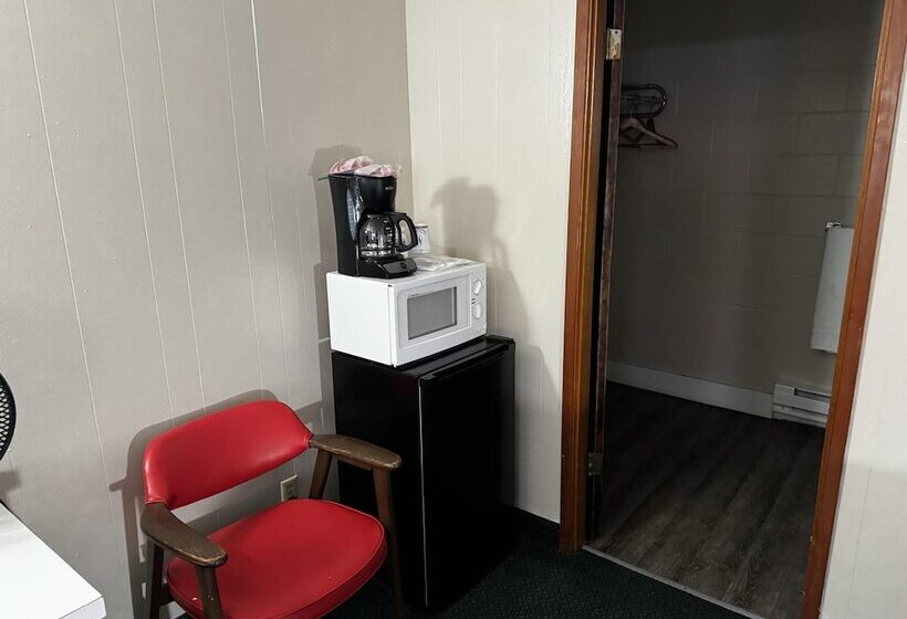 غرفه قياسيه سريرين مزدوجين, Heidi S Inn