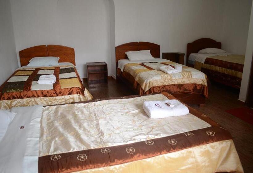 اتاق استاندارد چهارنفره با چشمانداز باغ, Kuelap