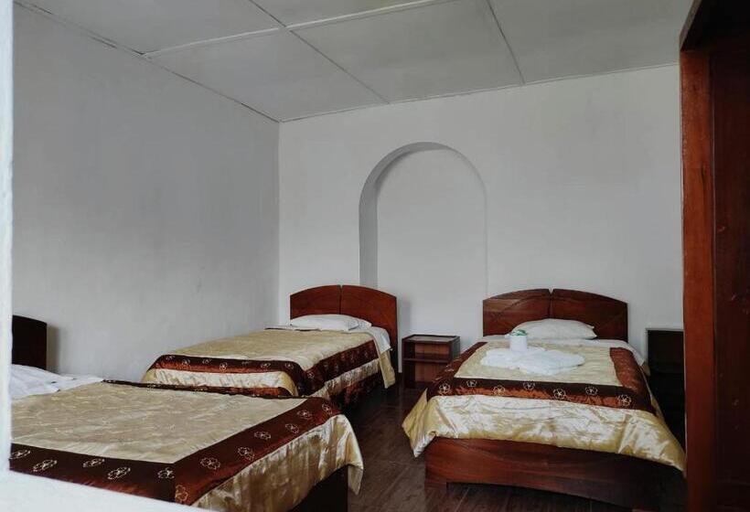 اتاق استاندارد چهارنفره با چشمانداز باغ, Kuelap