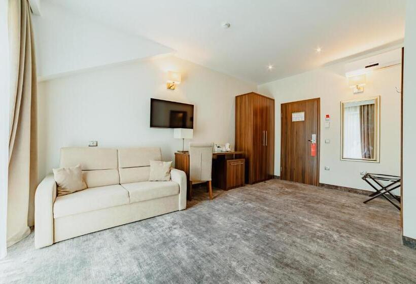 חדר סופריור, Radsor