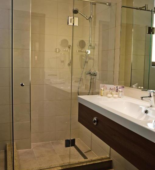 חדר משפחתי, Radsor