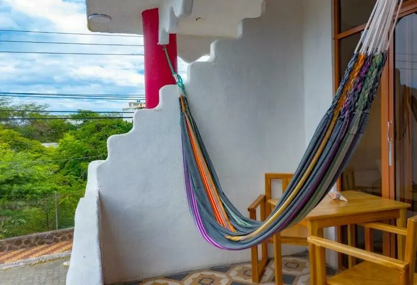 オーシャンビュースタンダードルームバルコニー付き, Royal Galápagos Inn