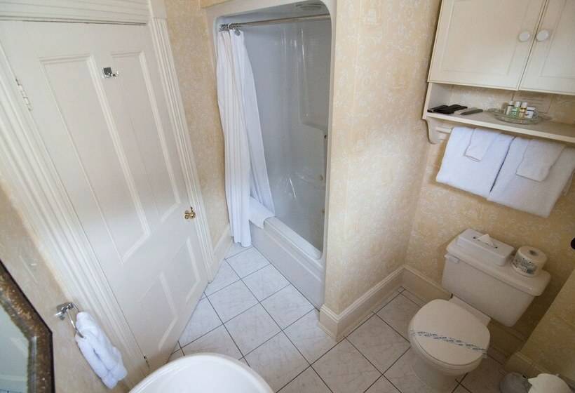 غرفة عائلية, Shipwright Inn