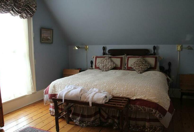 غرفة عائلية, Shipwright Inn