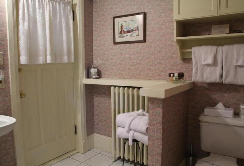 غرفة عائلية, Shipwright Inn