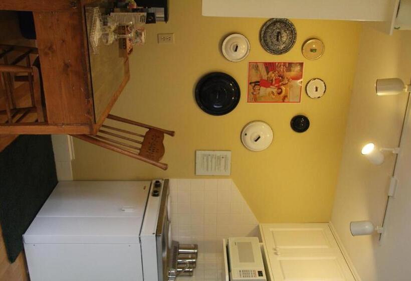 جناح سرير كينج, Shipwright Inn