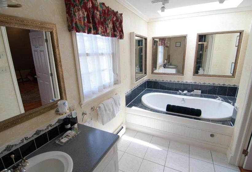 جناح, Shipwright Inn