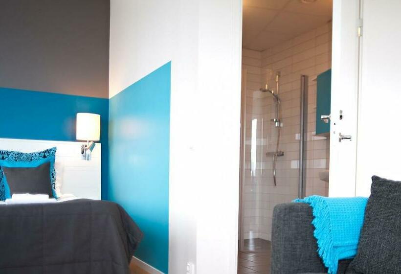 スタンダードスタジオ, Sky Hotel Apartments Tornet