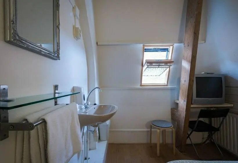اتاق استاندارد با سرویس بهداشتی مشترک, Stone Hostel Utrecht