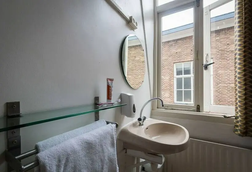 اتاق استاندارد, Stone Hostel Utrecht