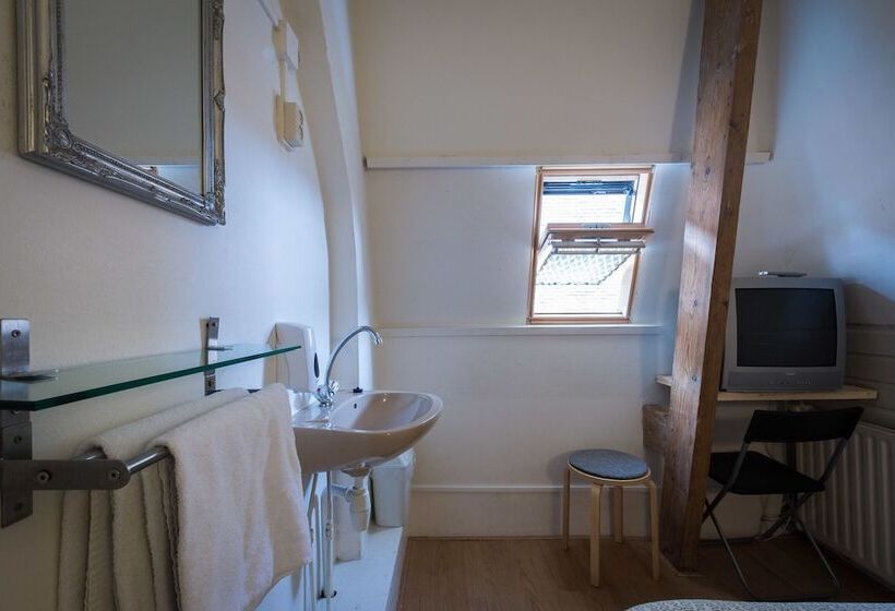חדר סטנדרט חדר אמבטיה משותף, Stone Hostel Utrecht