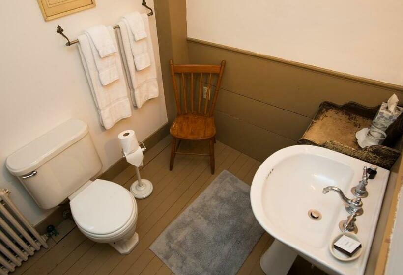 Номер Стандартный Кровать Куин, The Old Inn On The Green