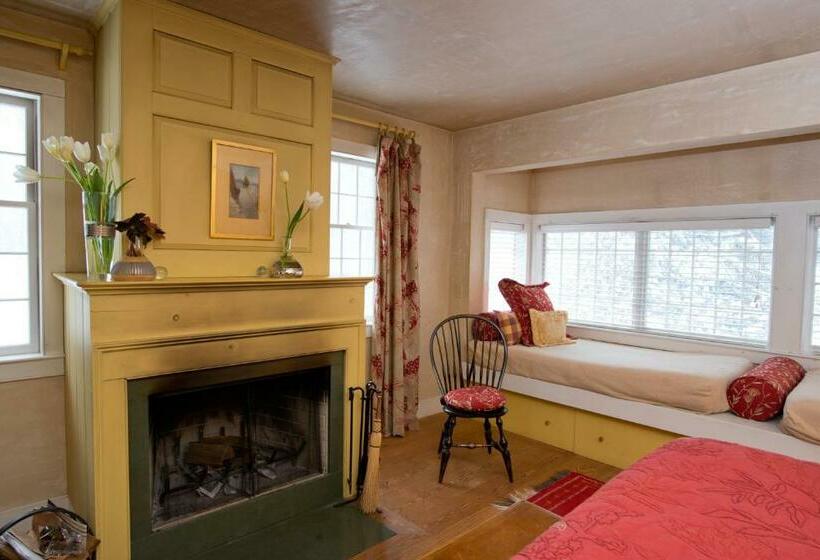 Люкс, The Old Inn On The Green