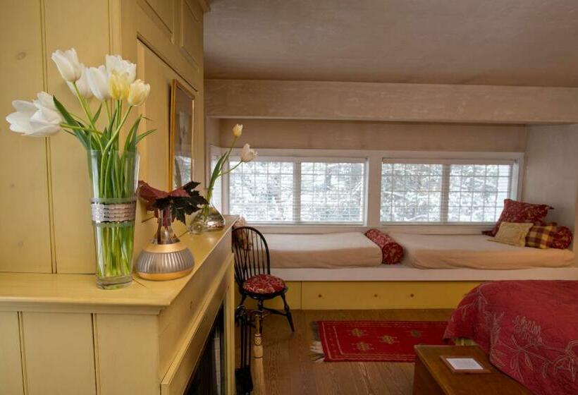 Люкс, The Old Inn On The Green