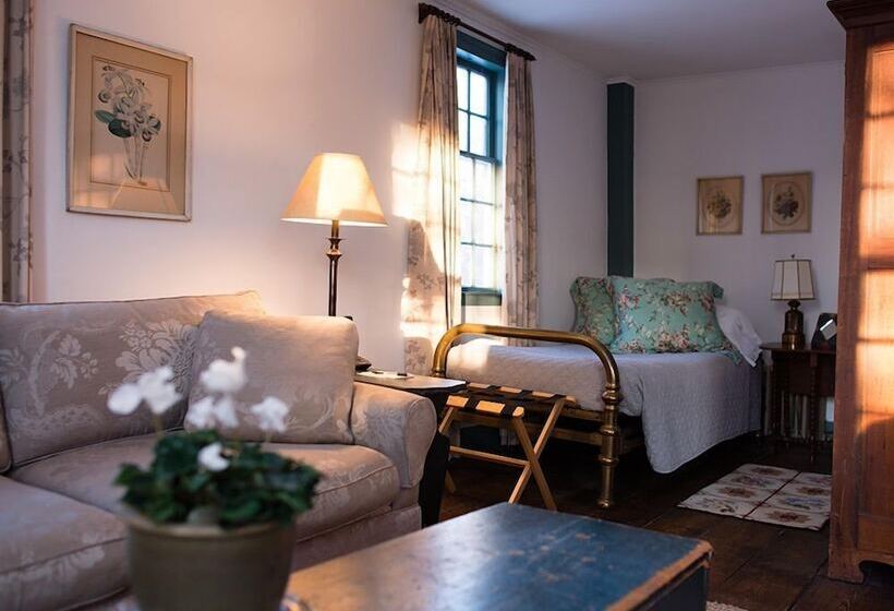 Номер Стандарт, The Old Inn On The Green