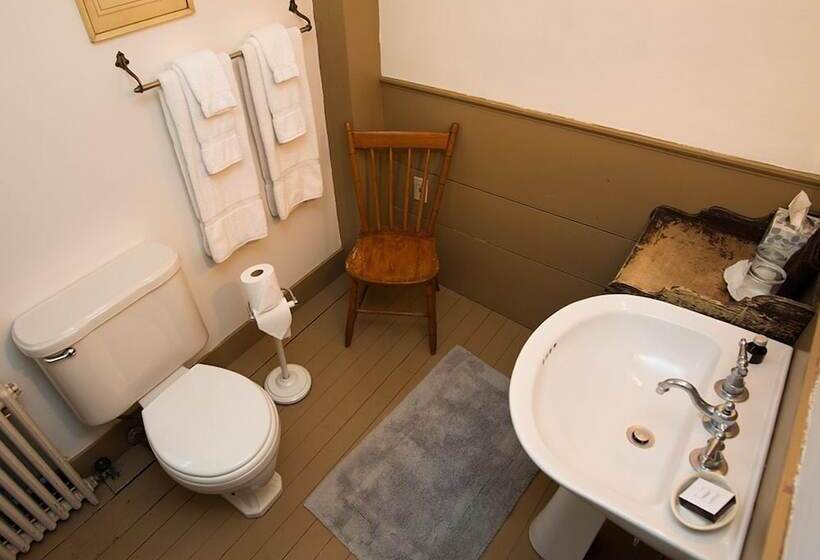 Номер Стандарт, The Old Inn On The Green