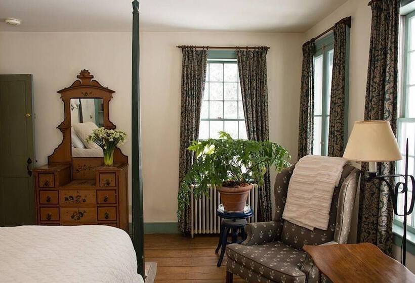 Номер Стандарт, The Old Inn On The Green