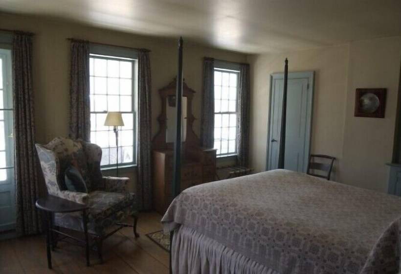 Номер Стандарт, The Old Inn On The Green