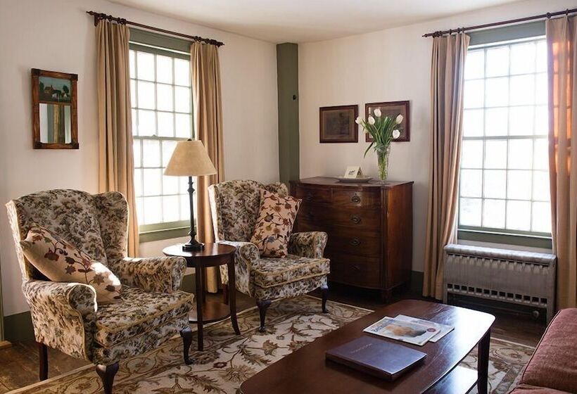 Номер Стандарт, The Old Inn On The Green