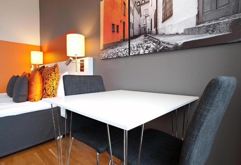 スタンダードスタジオ, Sky Hotel Apartments Tornet