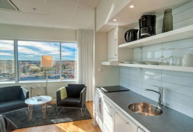 Basic-studio, Sky Hotel Apartments Tornet