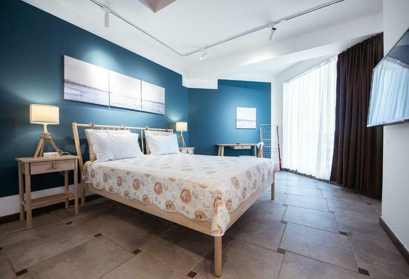 استودیوی استاندارد با چشم‌انداز دریا, Apart Hotel Safir