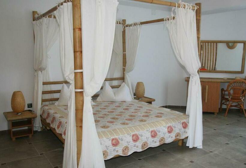 استودیوی استاندارد با چشم‌انداز دریا, Apart Hotel Safir