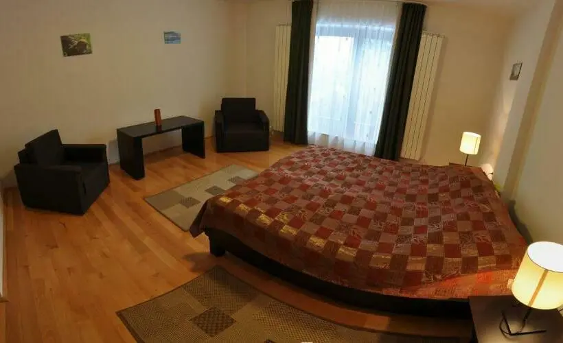 スイート, Mountain Rest Pension