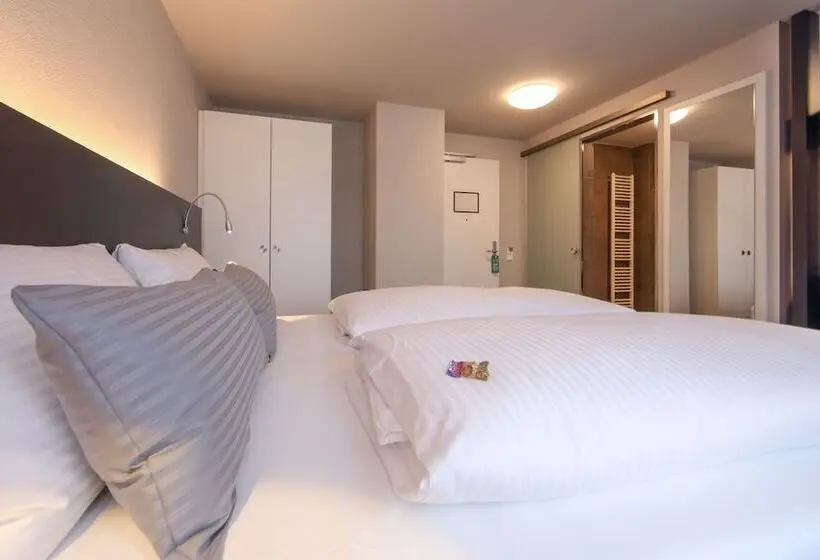 Bisneshuone, Design & Lifestyle Hotel Estilo