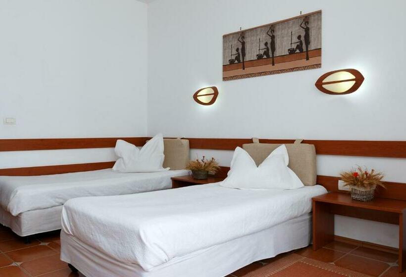 غرفة قياسية مزوَّدة بشُرفة, 2d Resort And Spa