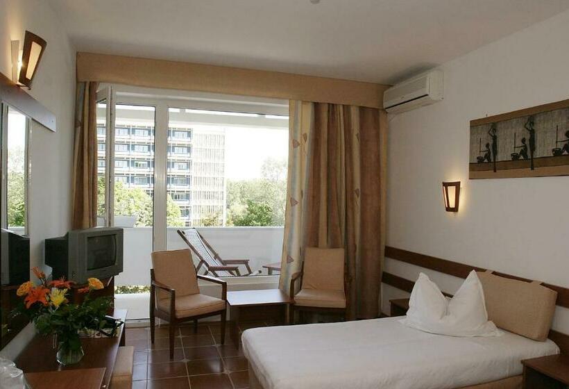 バルコニー付きスタンダードルーム, 2d Resort And Spa