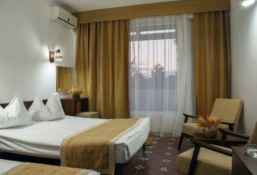 غرفة قياسية مزوَّدة بشُرفة, 2d Resort And Spa