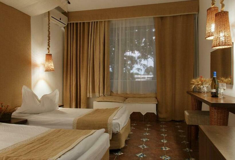 バルコニー付きスタンダードルーム, 2d Resort And Spa