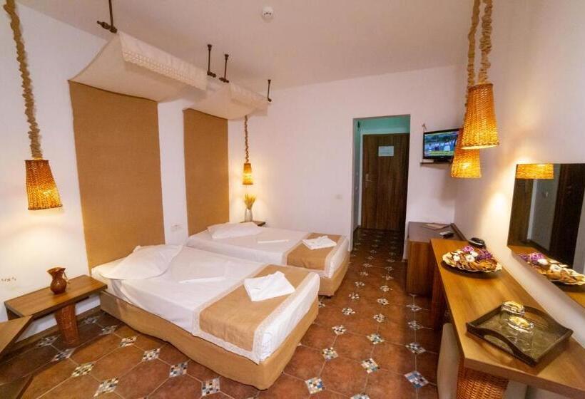 غرفة قياسية مزوَّدة بشُرفة, 2d Resort And Spa