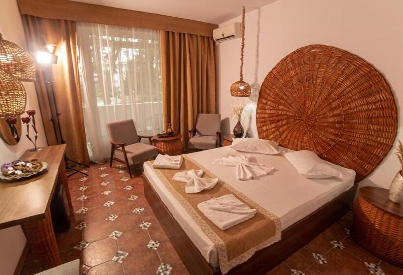 バルコニー付きスタンダードルーム, 2d Resort And Spa