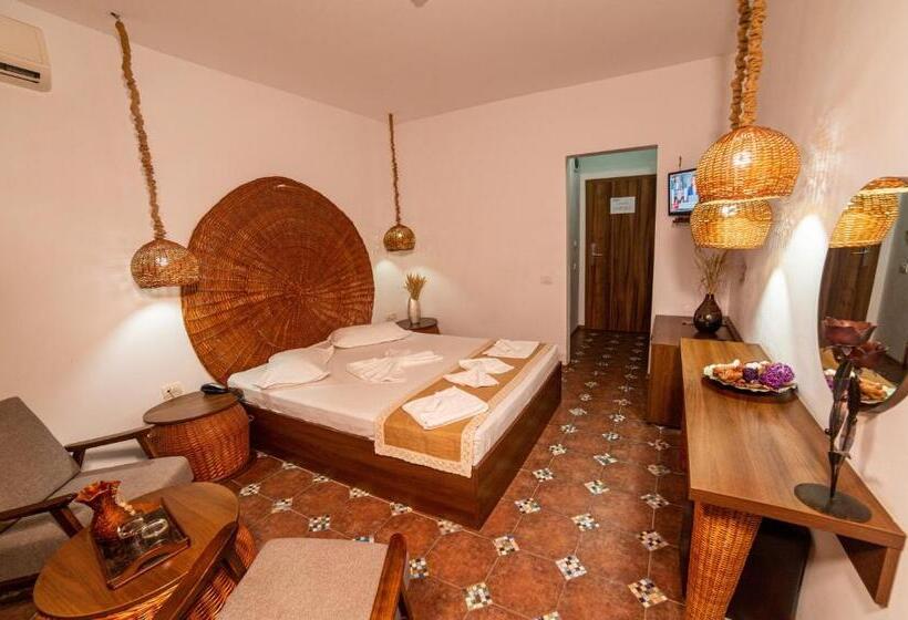 バルコニー付きスタンダードルーム, 2d Resort And Spa